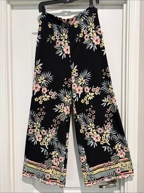 Women’s' Petite roz &Ali Black Floral Wide-Leg Pants